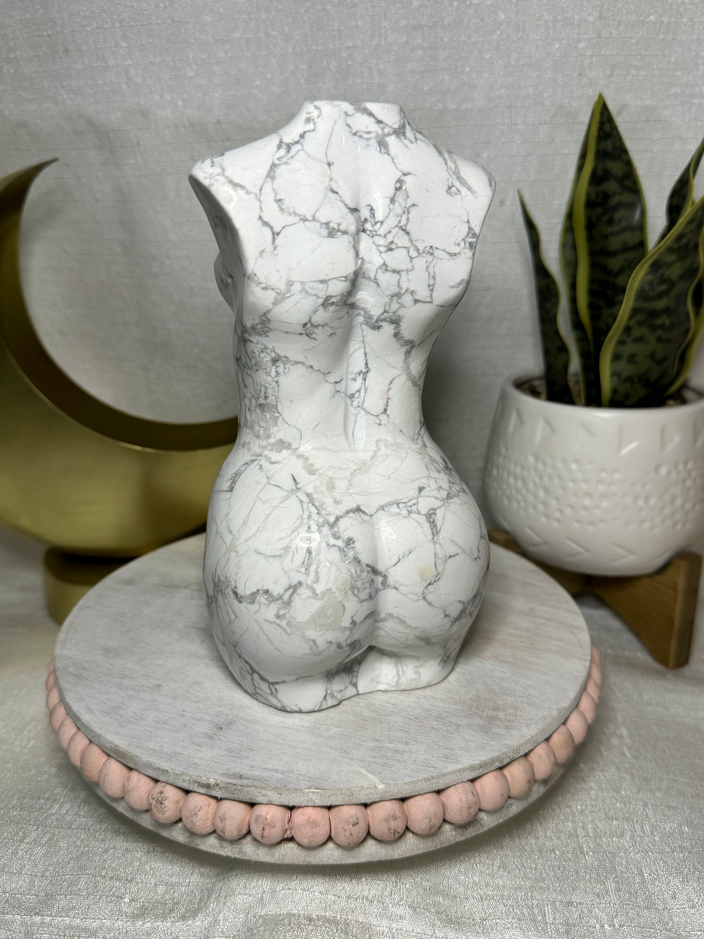 Howlite Goddess Body - XL